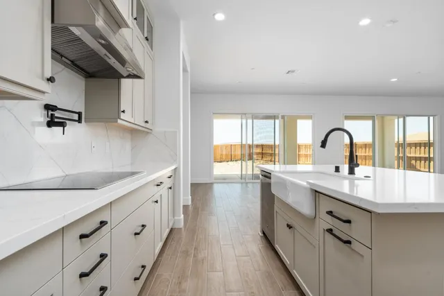 $754,999 | 8388 Iron Creek Drive, Friant, CA 93626