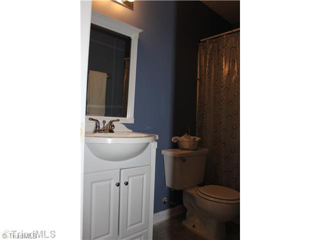 6011 High View Road Greensboro, NC 27410 - Photo 12 of 15 Other Bath.