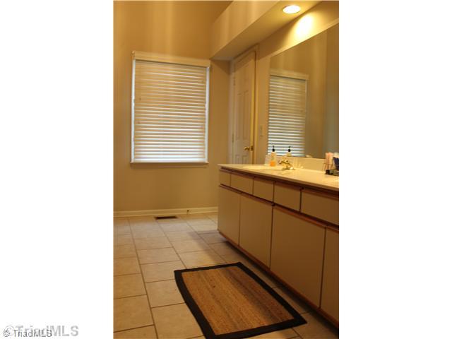 6011 High View Road Greensboro, NC 27410 - Photo 9 of 15 Master Bath/Spa.