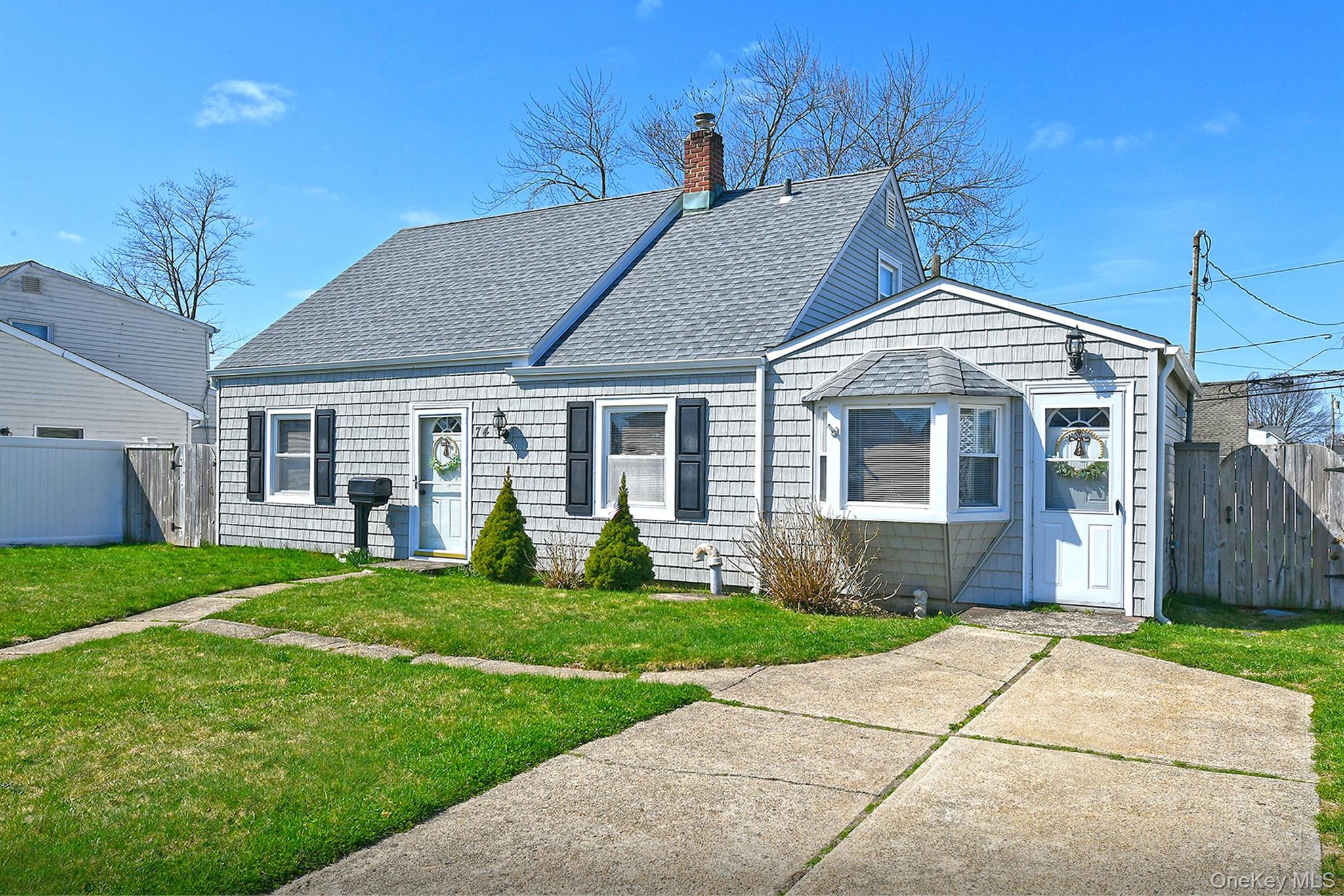 74 Rope Lane Levittown, NY 11756 - Photo 3 of 23
