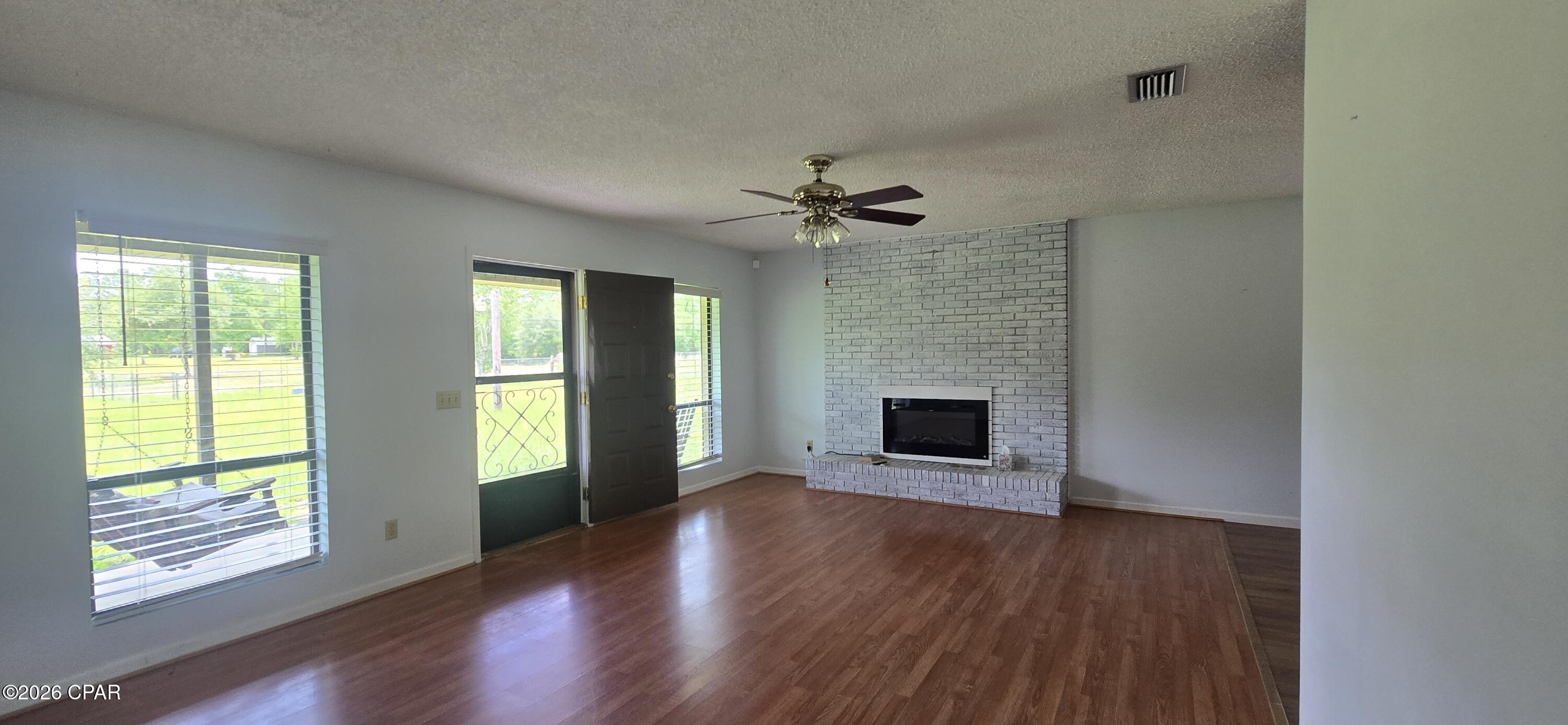 12835 Farm Road Southport, FL 32409 - Photo 4 of 13