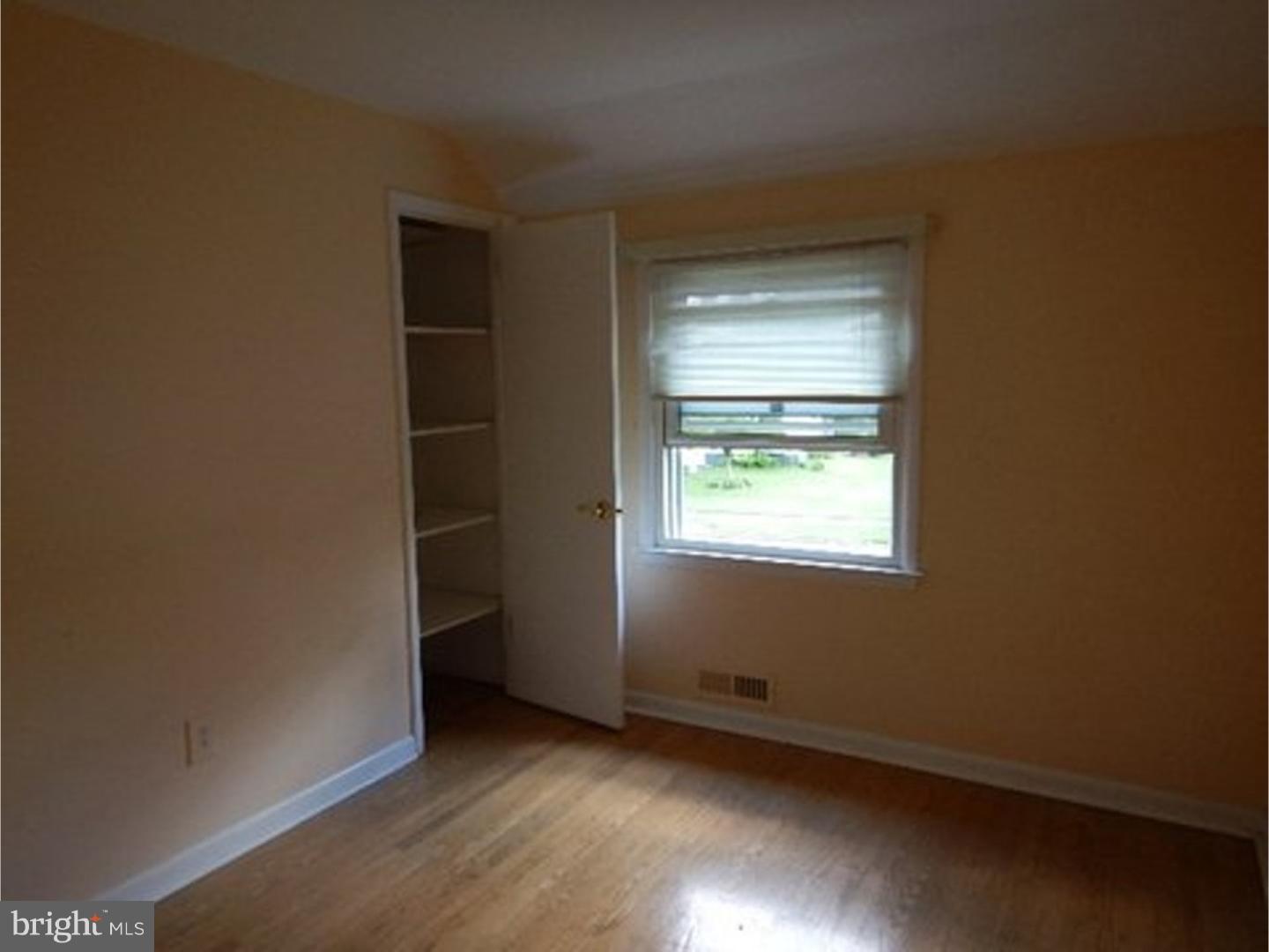 43 Buttonwood Road Stratford, NJ 08084 - Photo 7 of 11