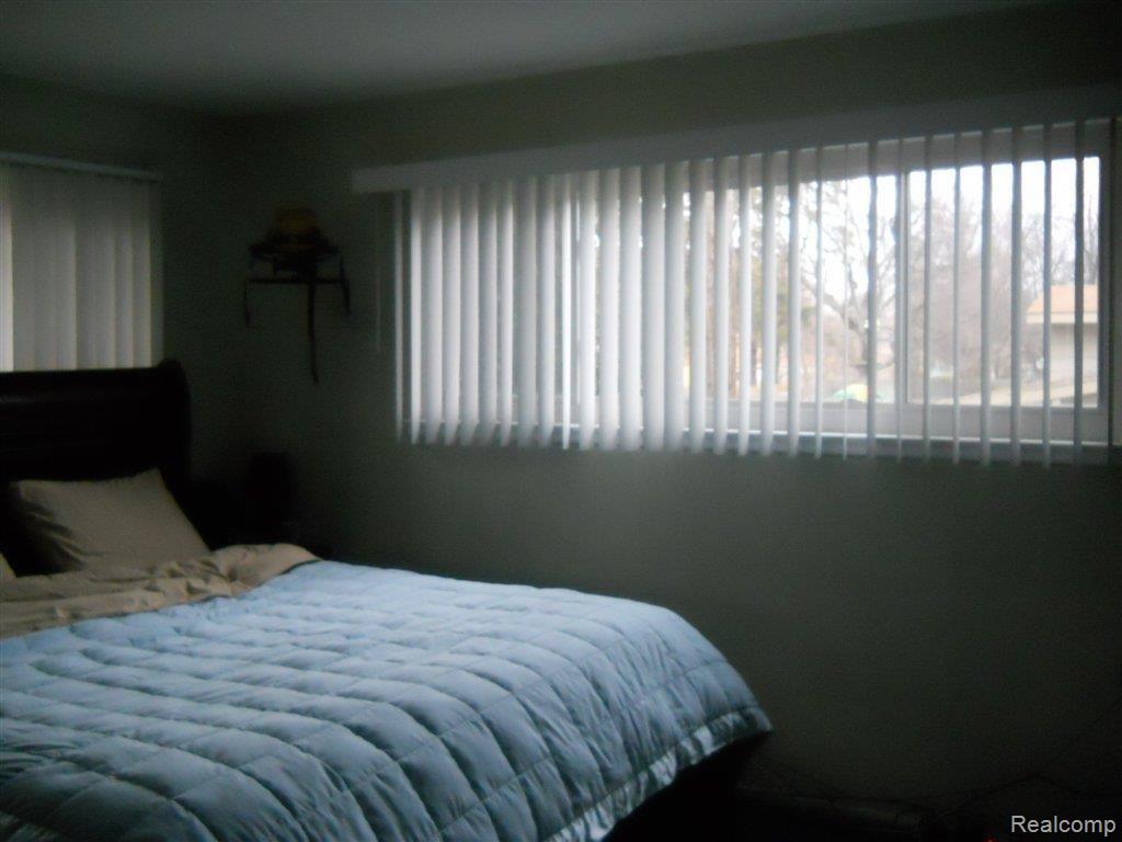 1751 Middle Trail Road Walled Lake, MI 48390 - Photo 14 of 24 053.JPG