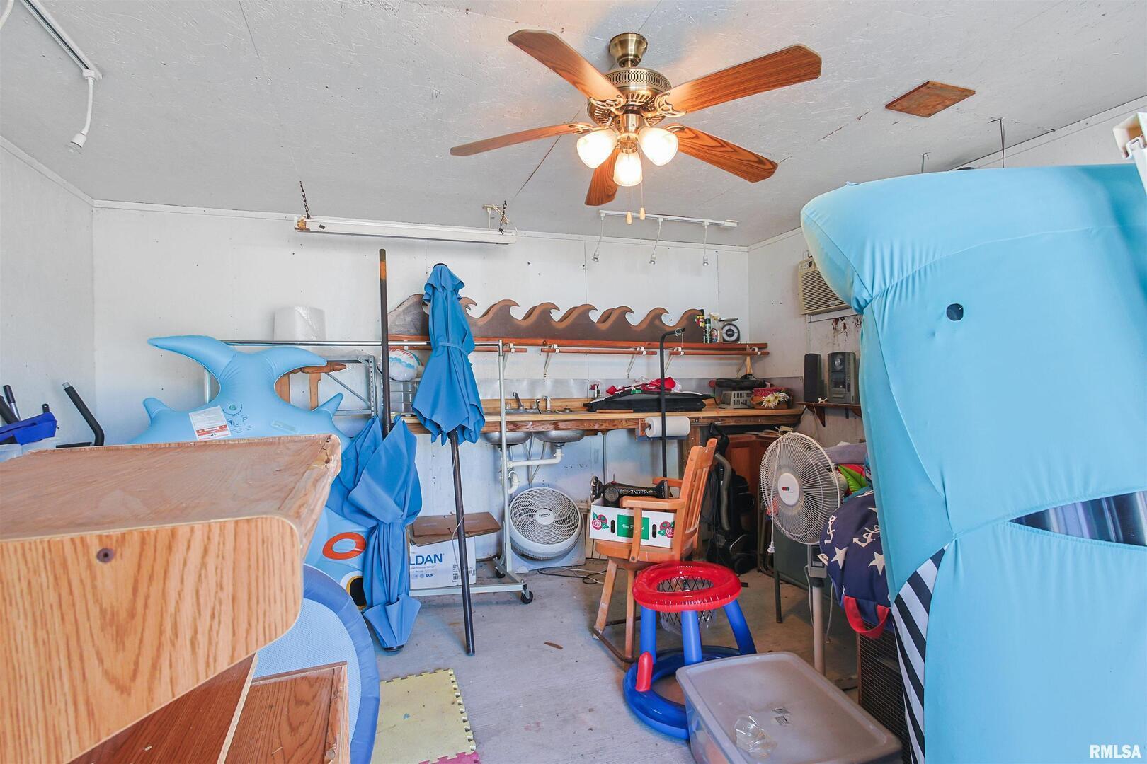 11939 Cochran Road Marion, IL 62959 - Photo 34 of 38 a view of a room with gym equipment