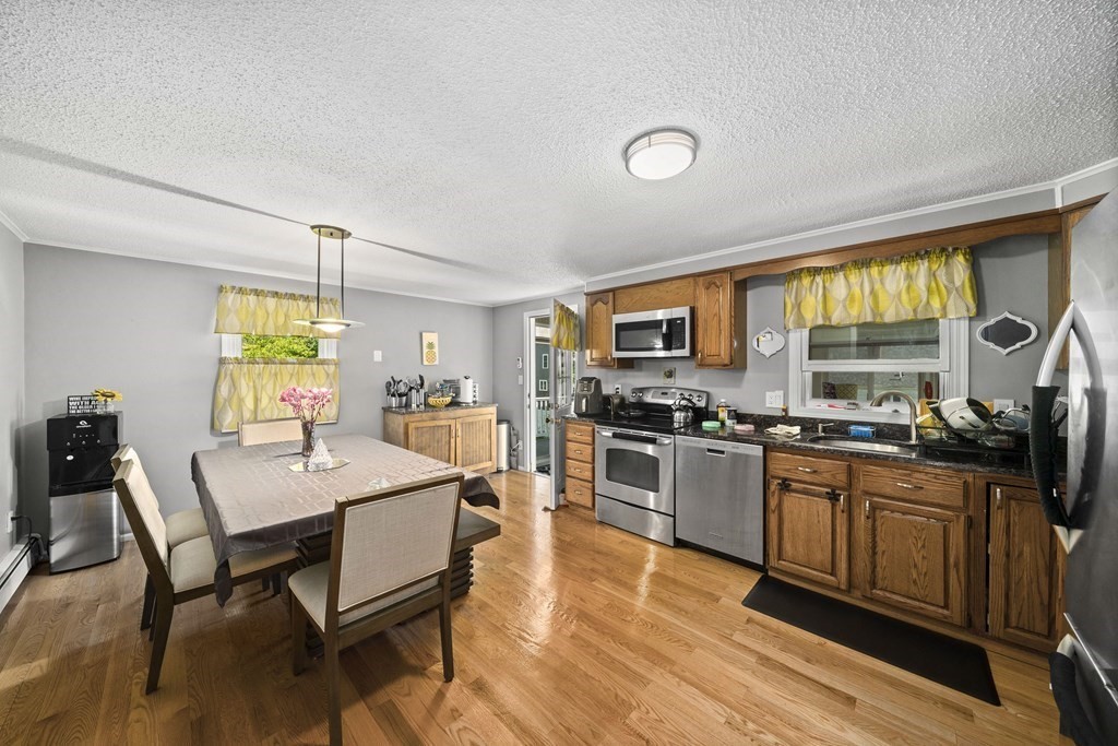 88 Bonham Road Dedham, MA 02026 - Photo 4 of 22 Gallery Image 4