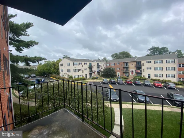 $1,650 | 434 North Armistead Street, Unit 202, Alexandria, VA 22312
