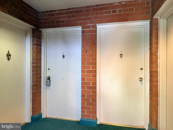 $1,650 | 434 North Armistead Street, Unit 202, Alexandria, VA 22312