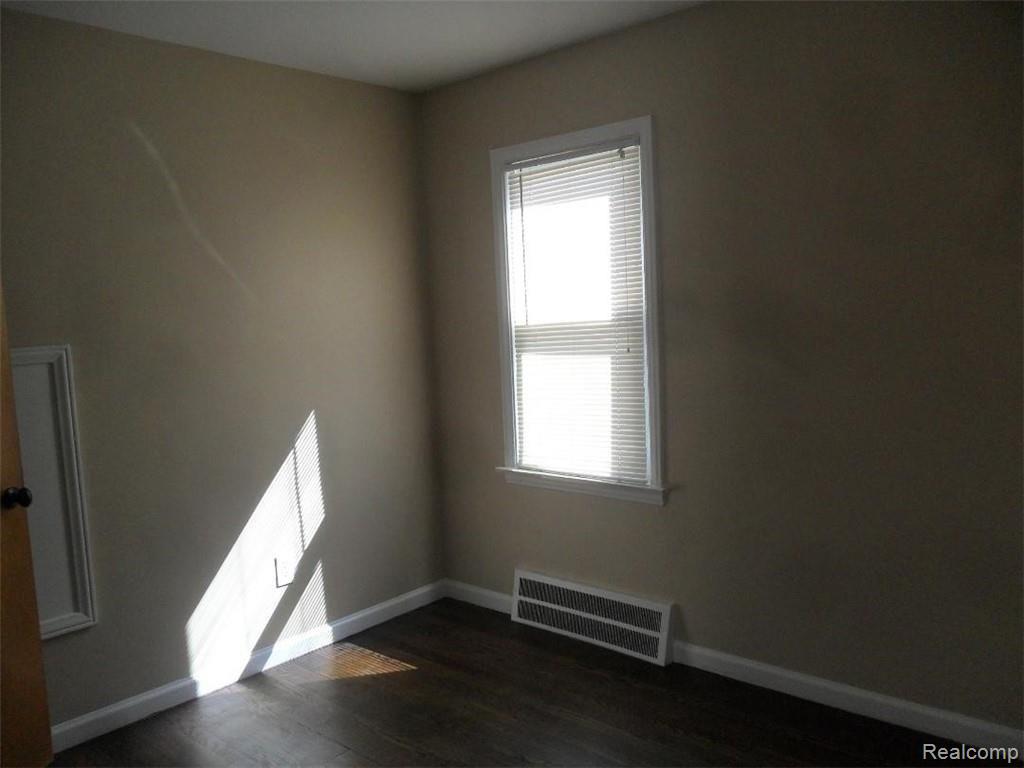 3736 Hipp Street Dearborn, MI 48124 - Photo 13 of 14