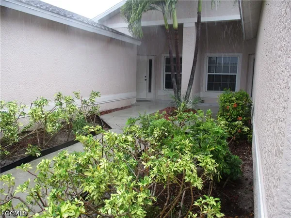 $1,695 | 4330 Southwest 7th Place, Cape Coral, FL 33914