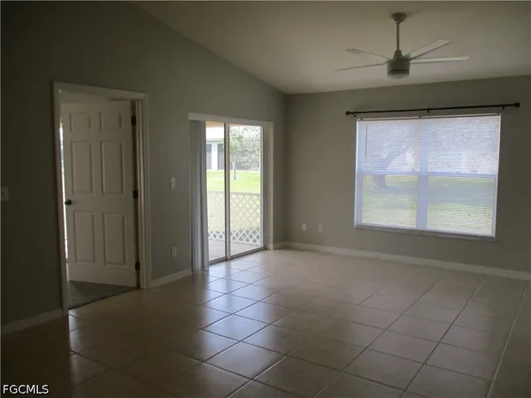 $1,695 | 4330 Southwest 7th Place, Cape Coral, FL 33914