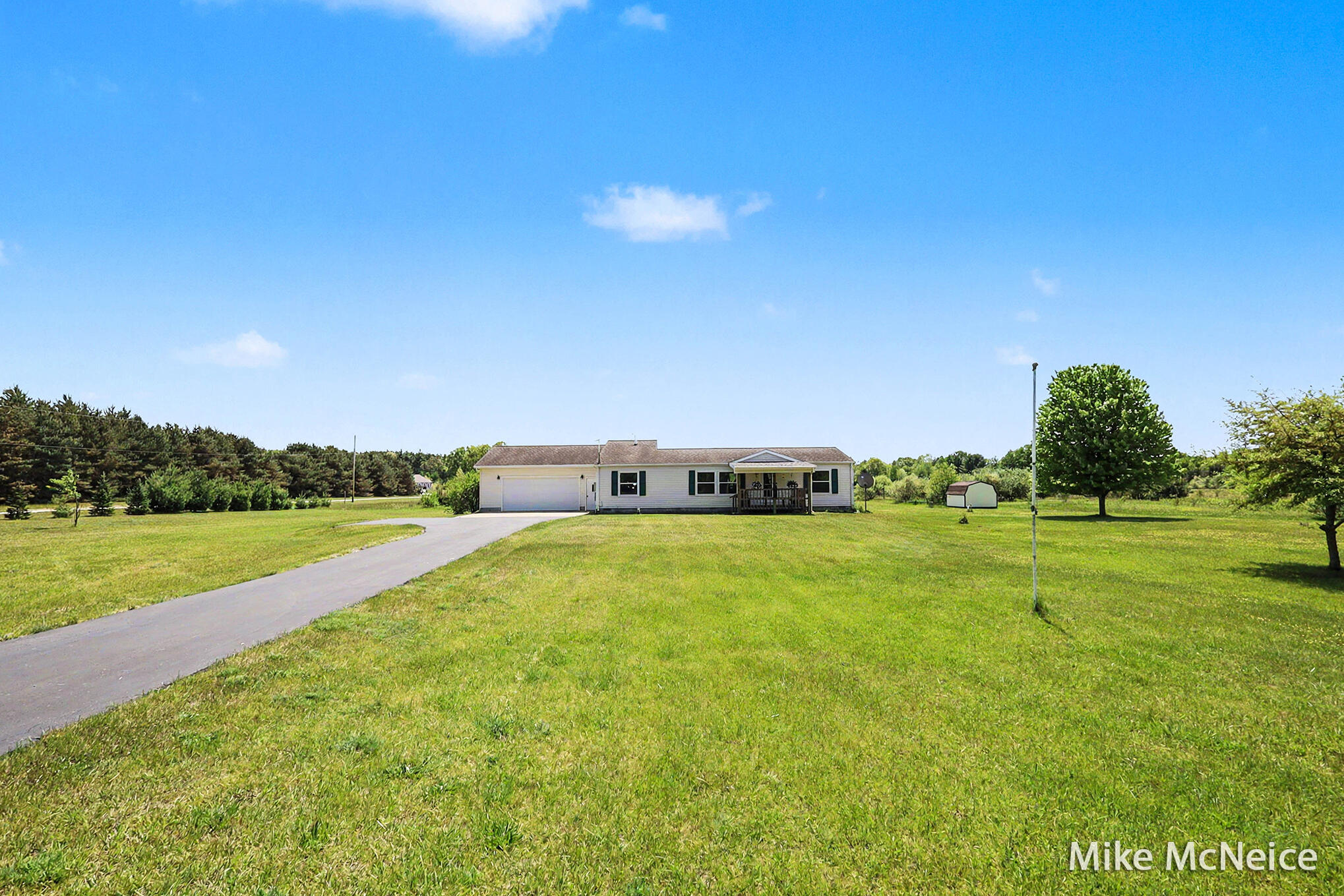 2079 West McMillan Road Muskegon, MI 49445 - Photo 6 of 36 IMG_9638