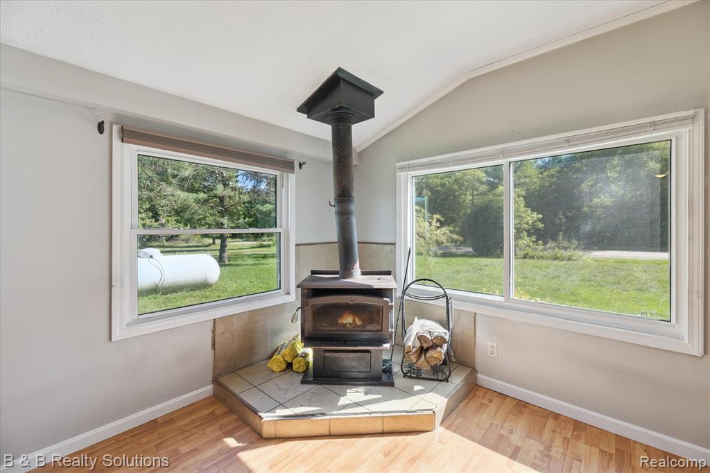 5159 Millis Road North Branch, MI 48461 - Photo 7 of 41
