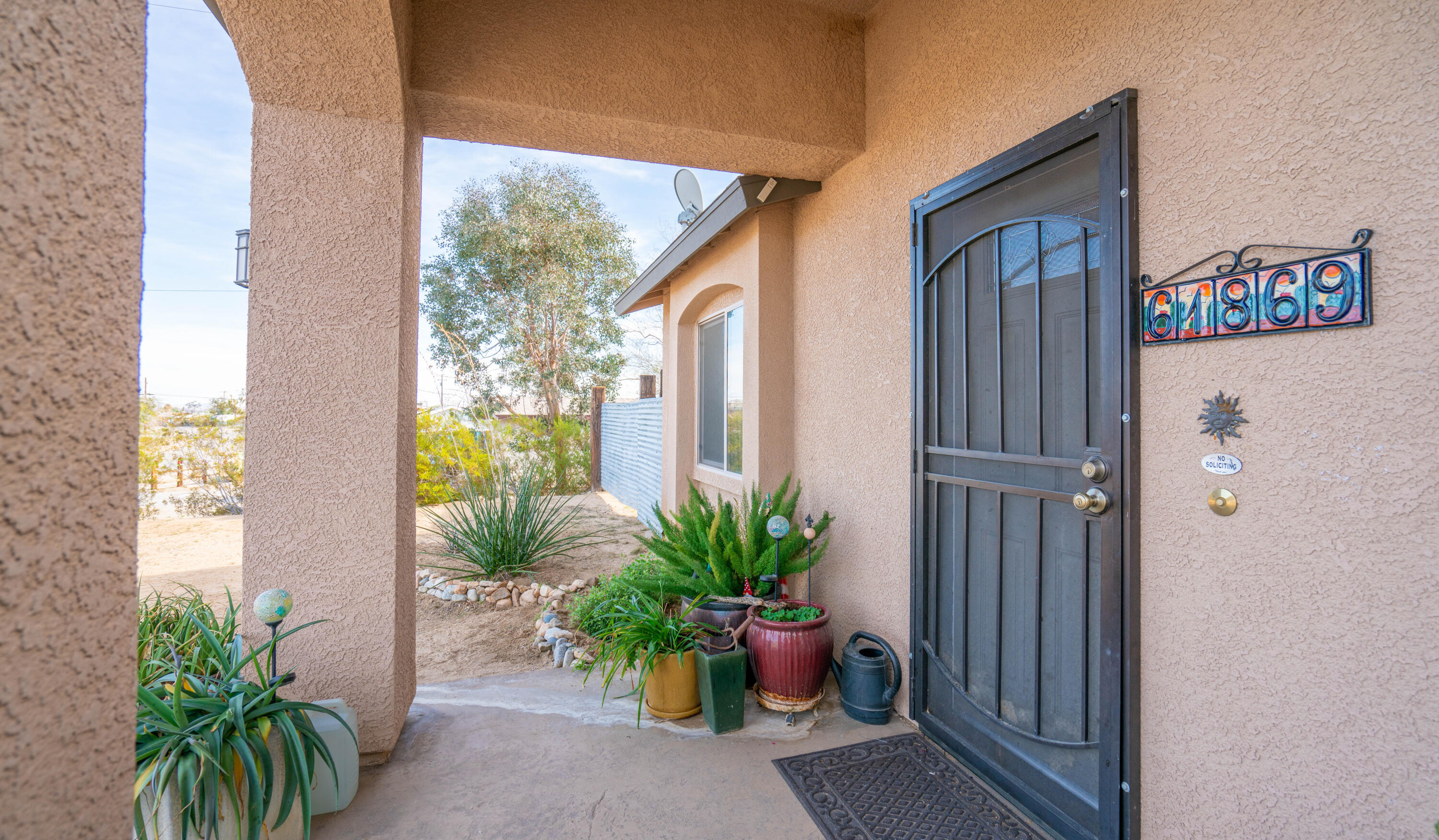 61869 Grand View Circle Joshua Tree, CA 92252 - Photo 2 of 34 Front door