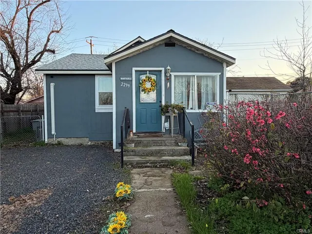 a front view of house with yard