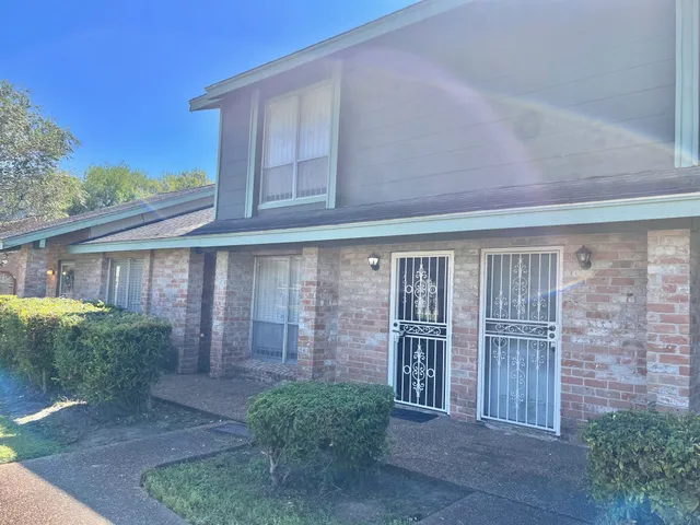 $1,100 | 7913 Cook Road, Houston, TX 77072