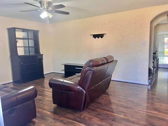 $1,200 | 7913 Cook Road, Houston, TX 77072