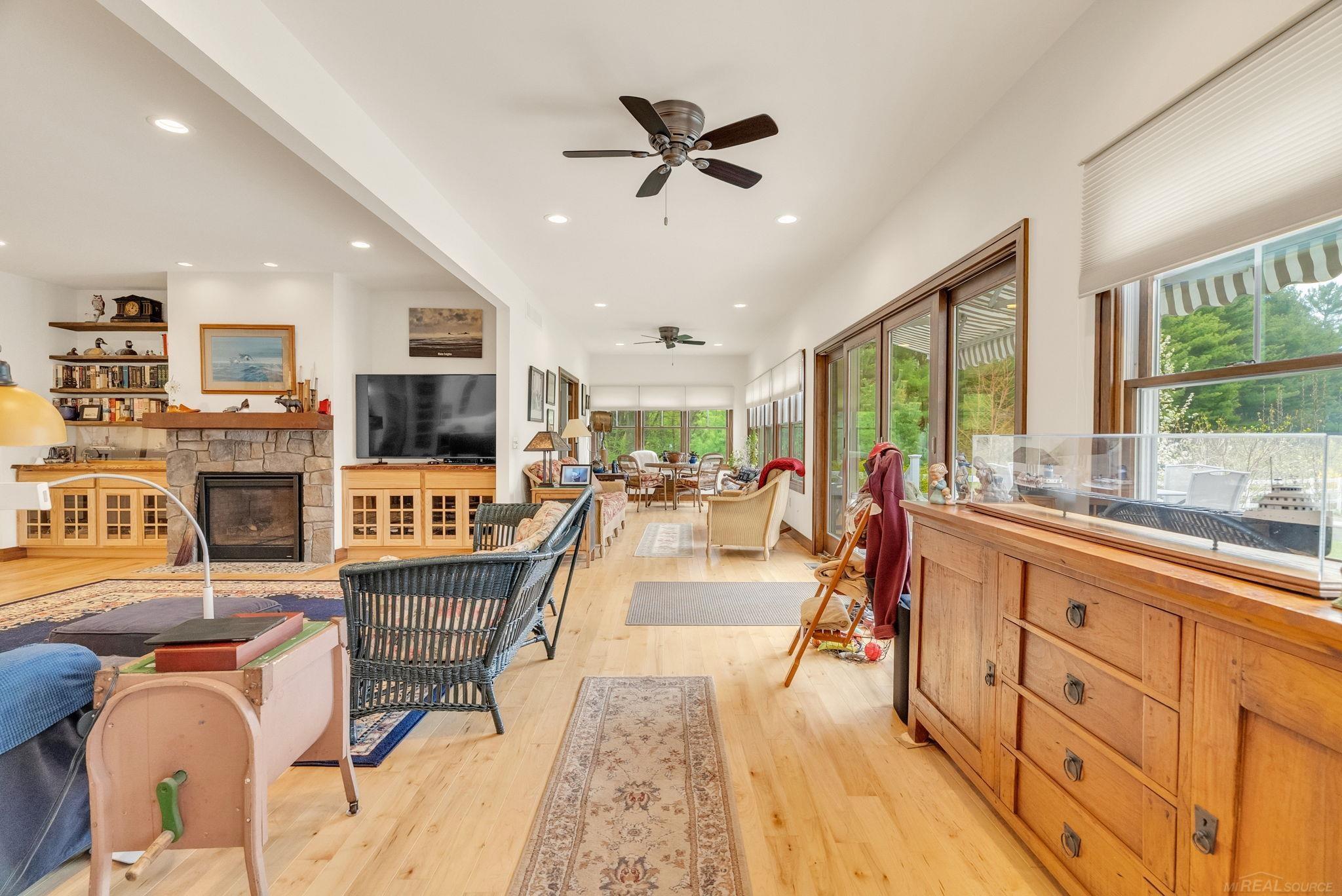 3905 Lakeshore Road Lexington, MI 48450 - Photo 18 of 86