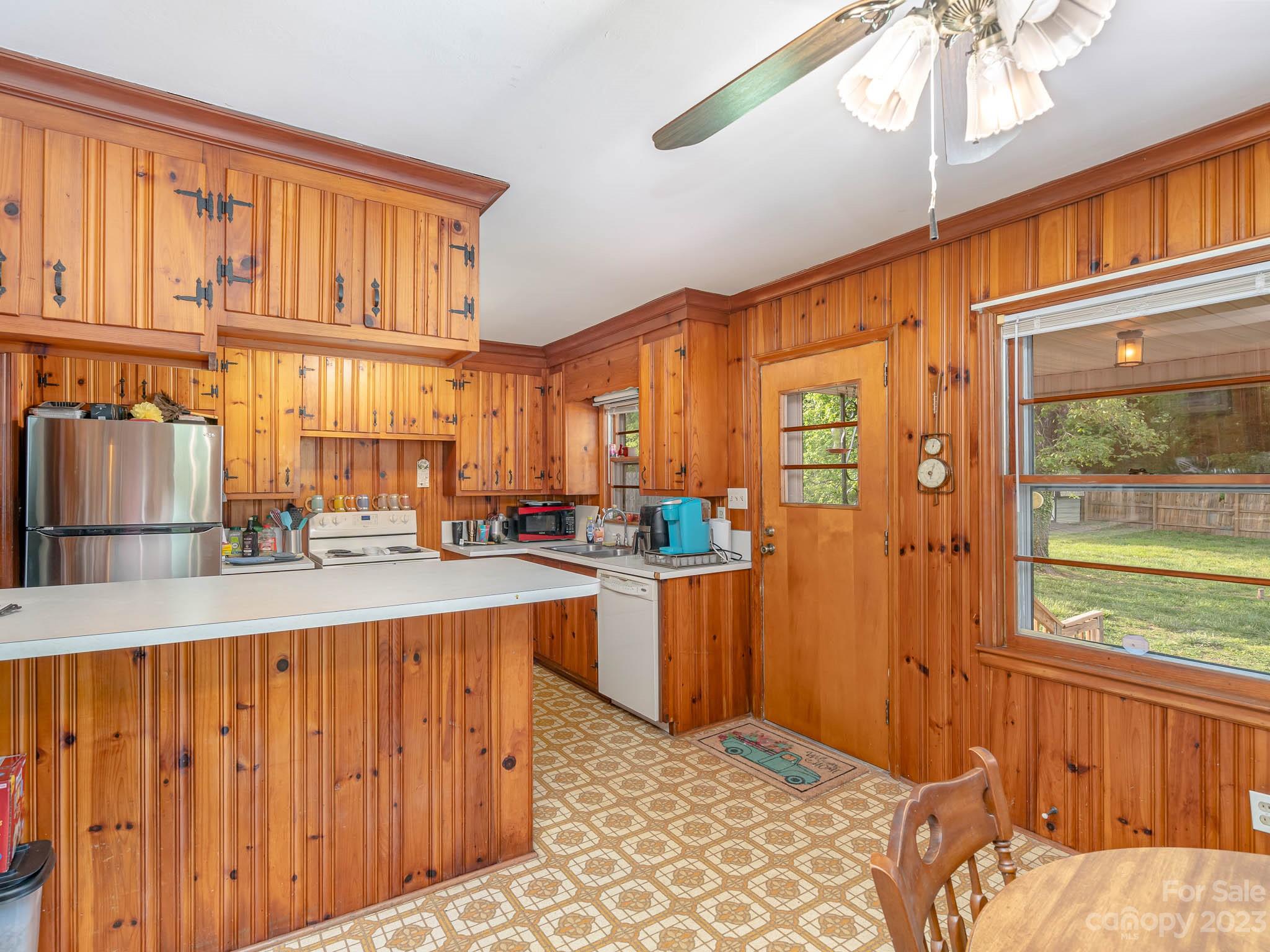 6335 Lakefill Road Charlotte, NC 28212 - Photo 25 of 32 Gallery Image 25