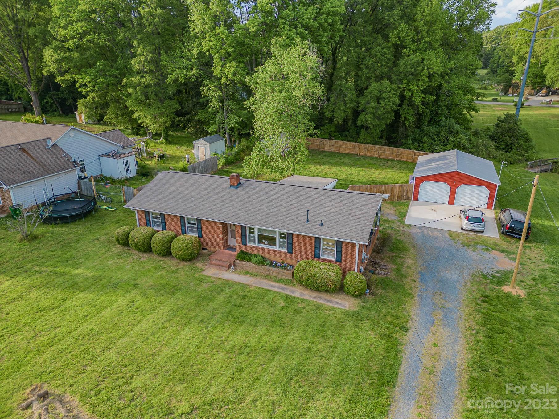 6335 Lakefill Road Charlotte, NC 28212 - Photo 4 of 32 Gallery Image 4