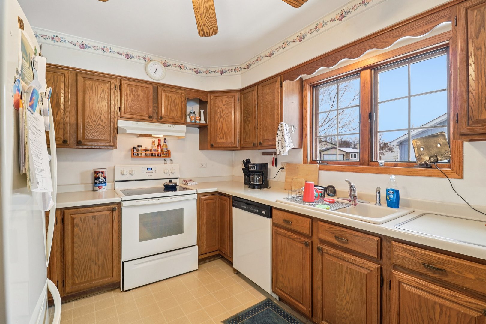 2312 High Point Drive Lindenhurst, IL 60046 - Photo 8 of 35