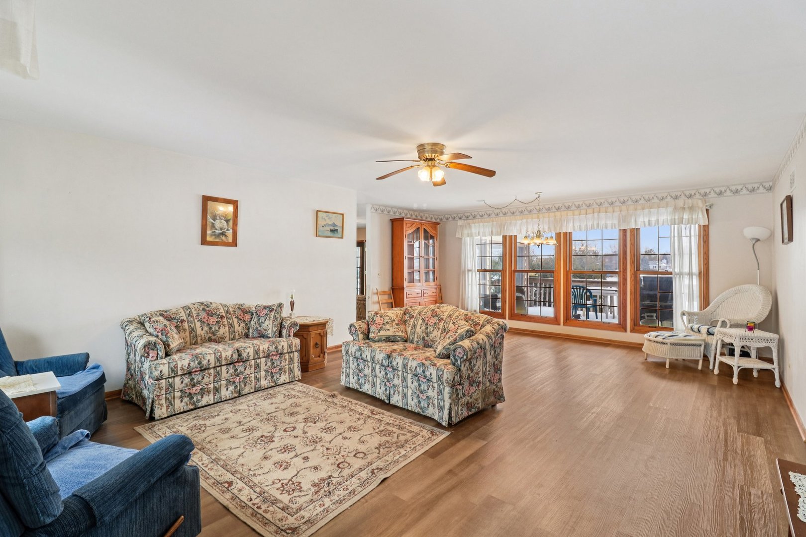 2312 High Point Drive Lindenhurst, IL 60046 - Photo 10 of 35