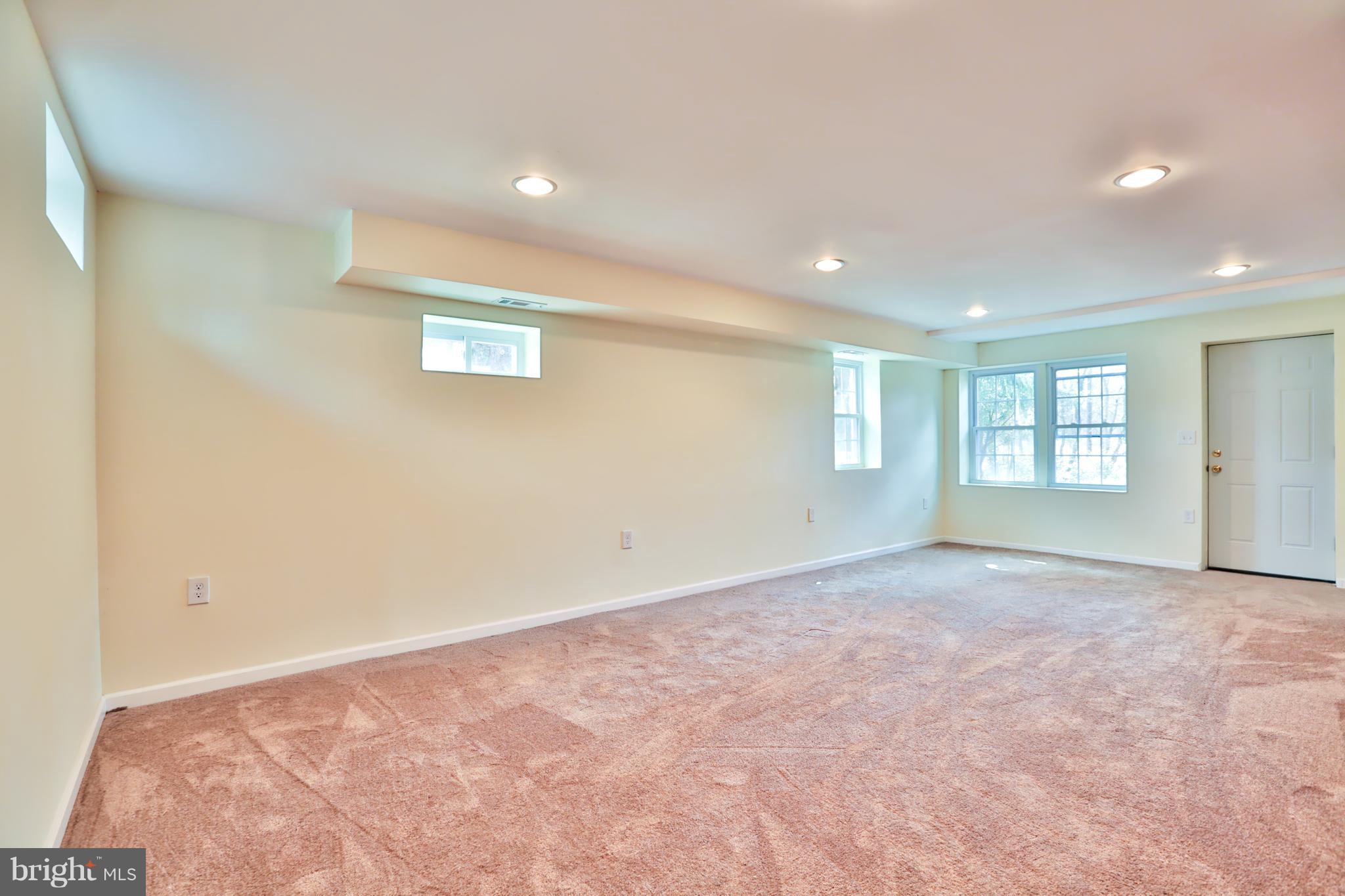 5017 Durham Road West Columbia, MD 21044 - Photo 22 of 26 Spacious and bright