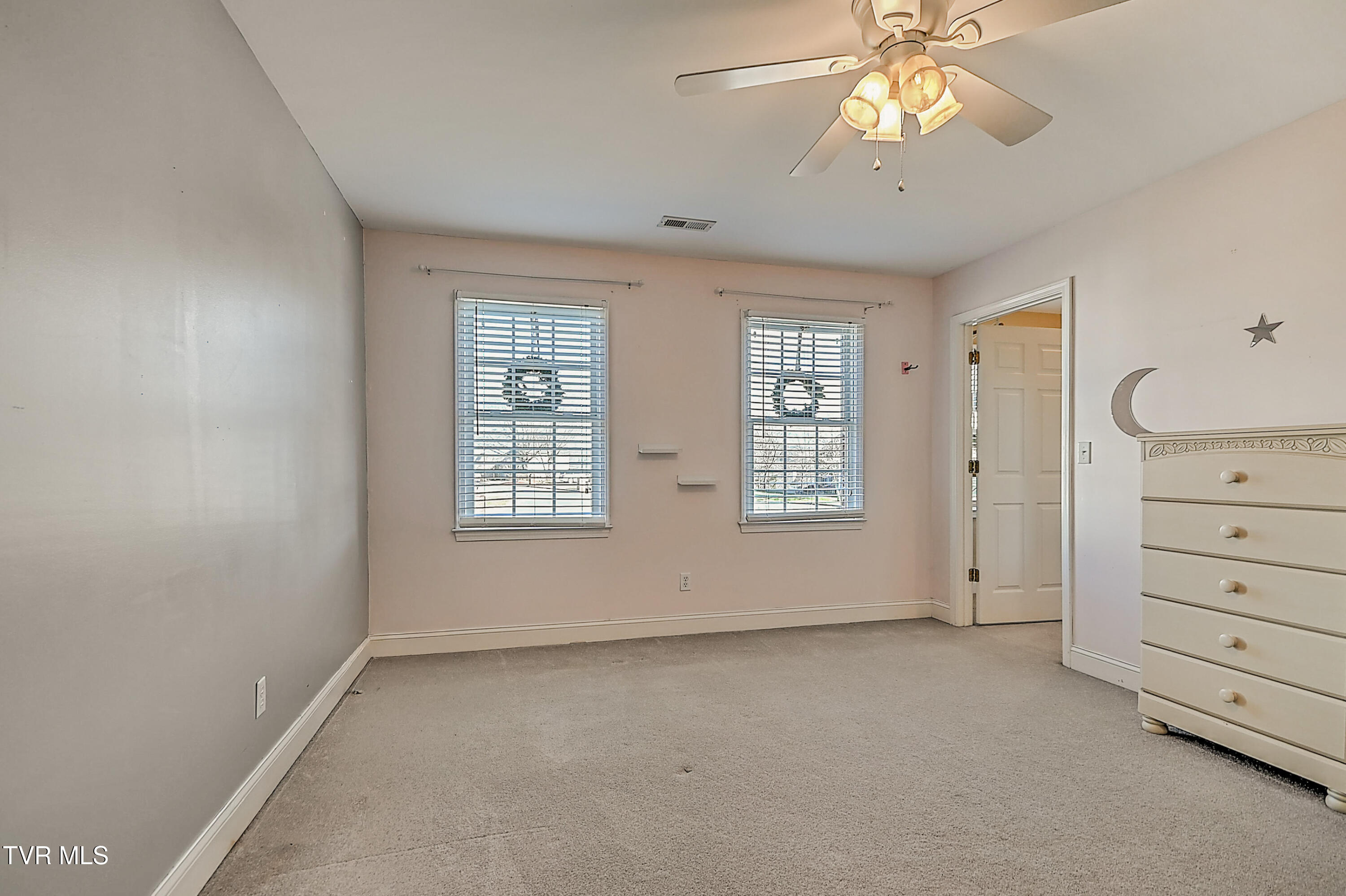 616 Kings Ridge Drive Blountville, TN 37617 - Photo 35 of 92 616 Kings Ridge DP-28