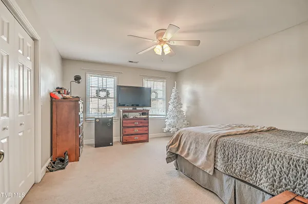 $609,000 | 616 Kings Ridge Drive, Blountville, TN 37617