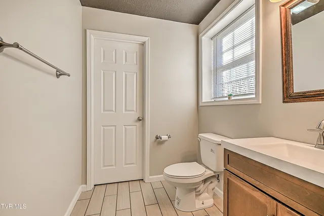 $639,000 | 616 Kings Ridge Drive, Blountville, TN 37617