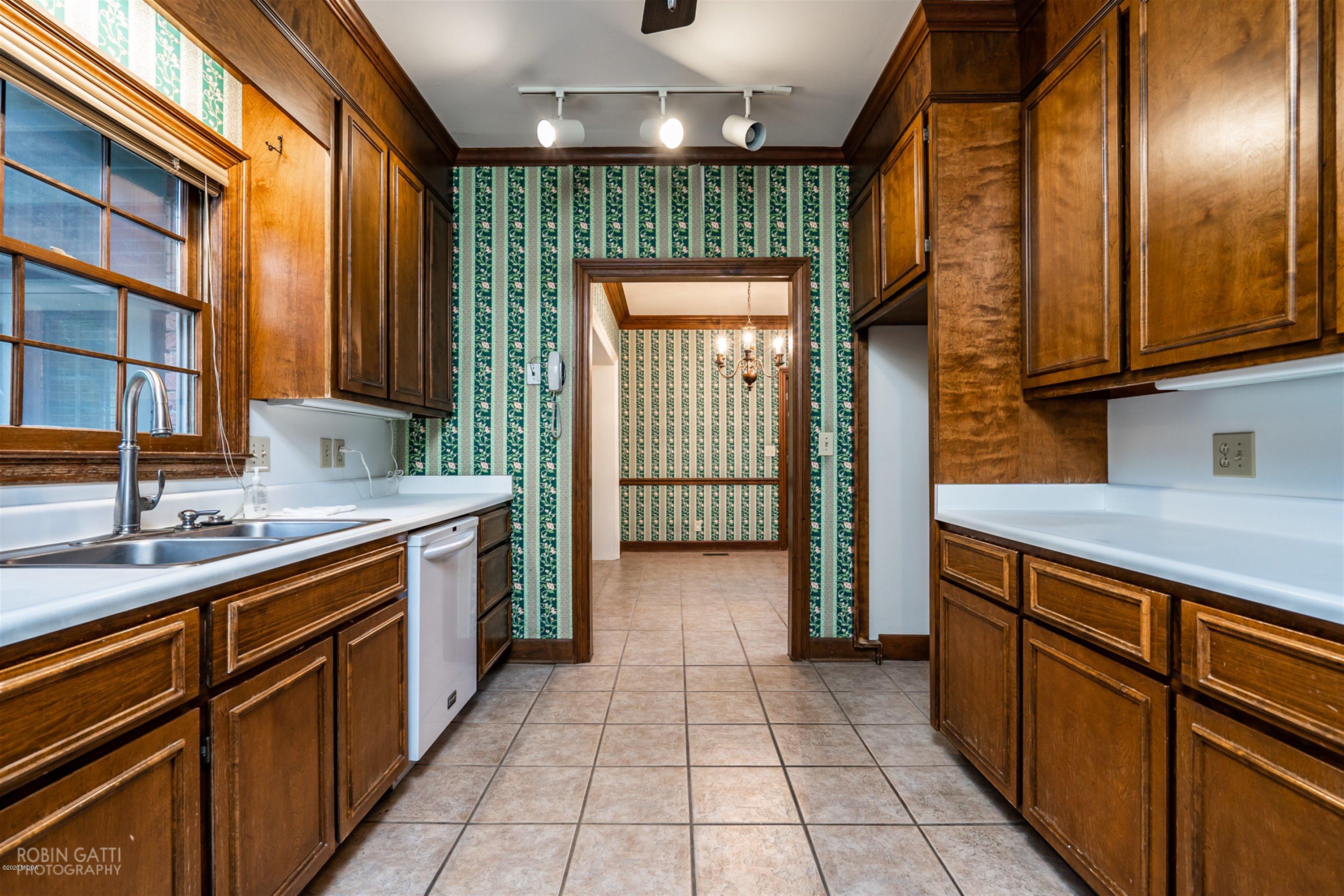 4181 Canyon Road Macon, GA 31210 - Photo 11 of 40 14-DSC04090