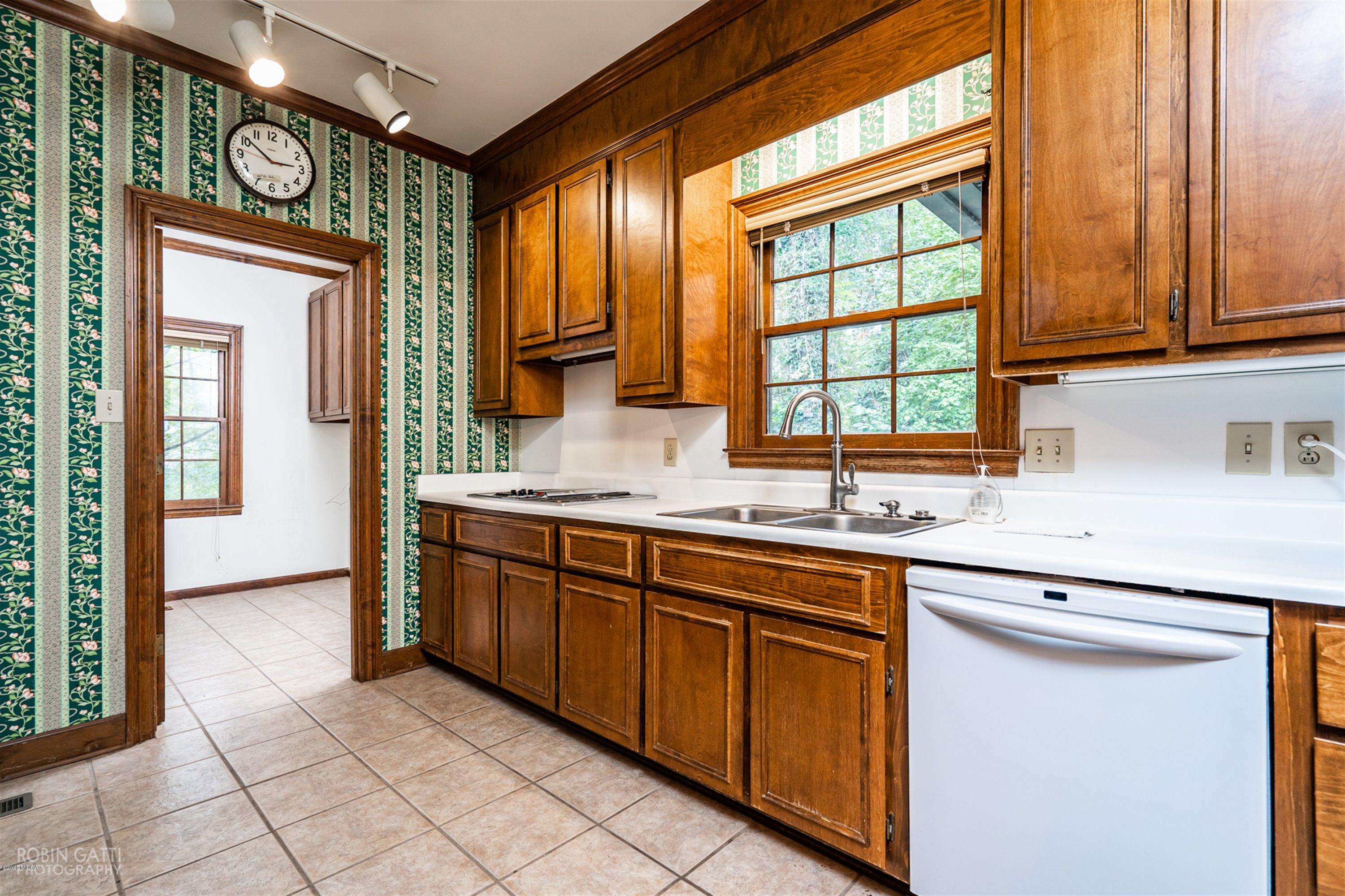 4181 Canyon Road Macon, GA 31210 - Photo 8 of 40 11-DSC04085