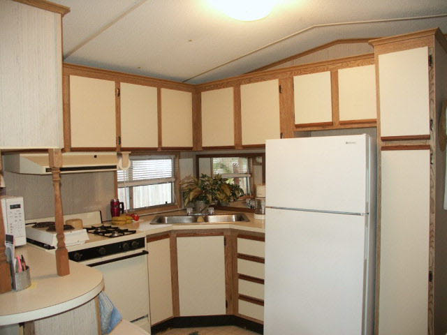 402 Maria Drive Lillian, AL 36549 - Photo 5 of 14 Kitchen