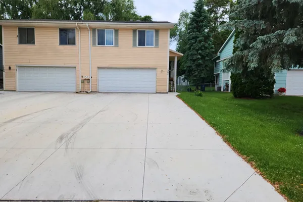 $284,900 | 1504 Roundhouse Circle, Shakopee, MN 55379