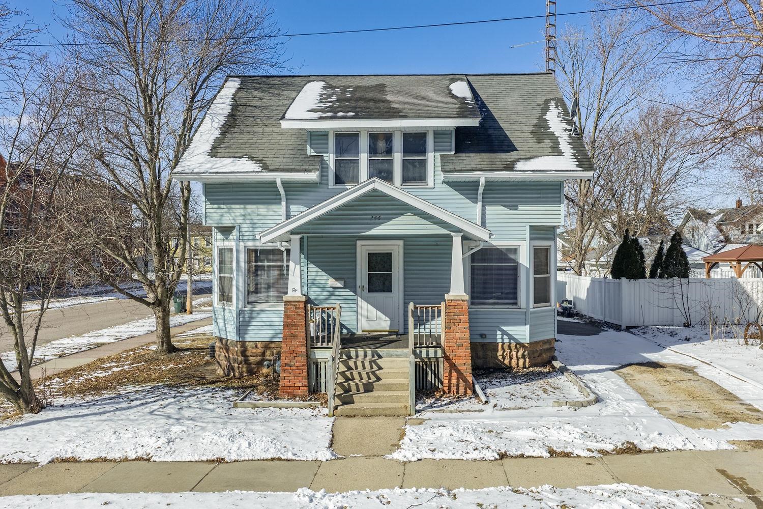 246 South Pine Street Reedsburg, WI 53959 - Photo 2 of 37