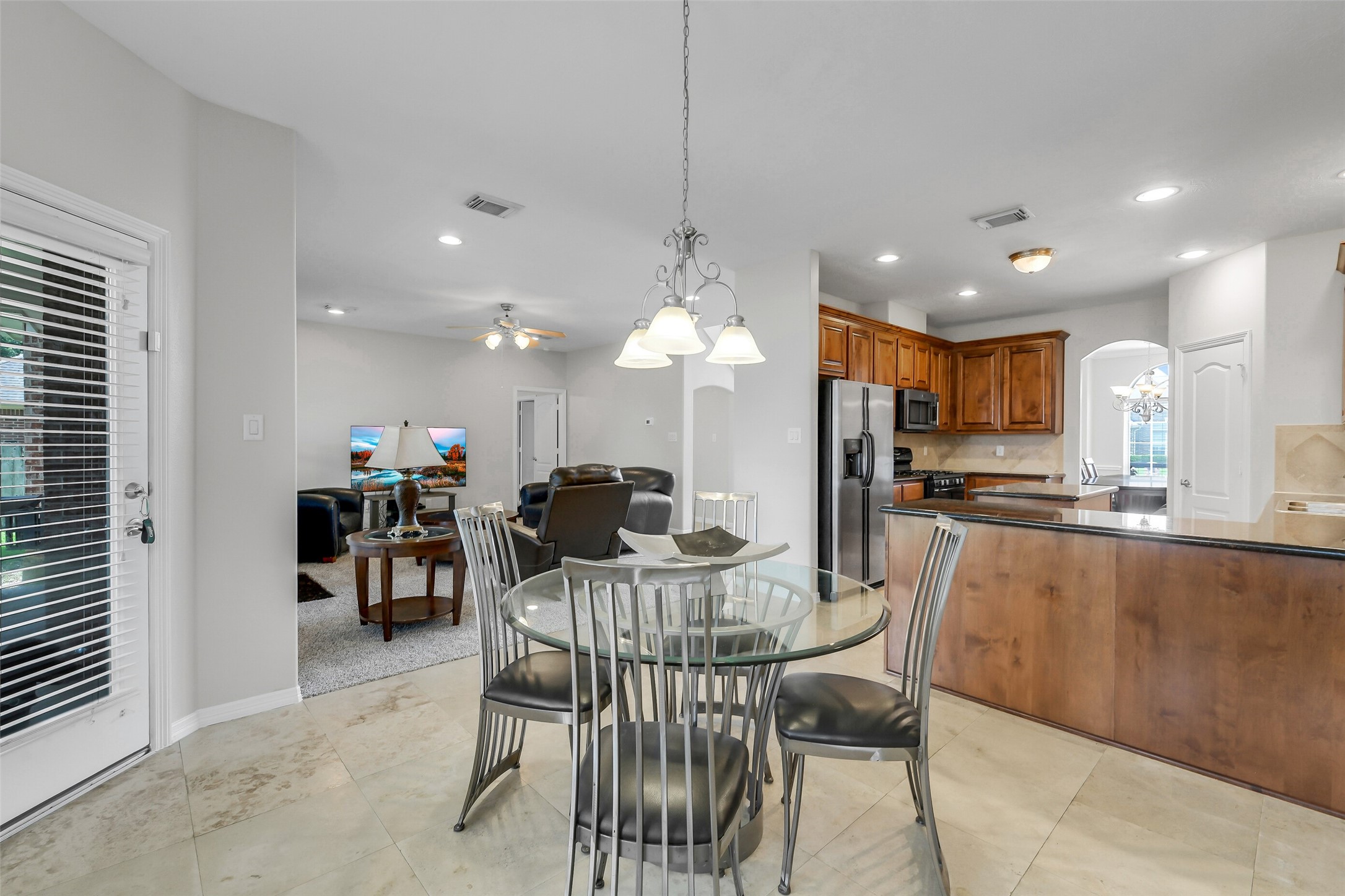 14906 Windsor Manor Houston, TX 77069 - Photo 11 of 34 Breakfast area off kitchen and family room ~