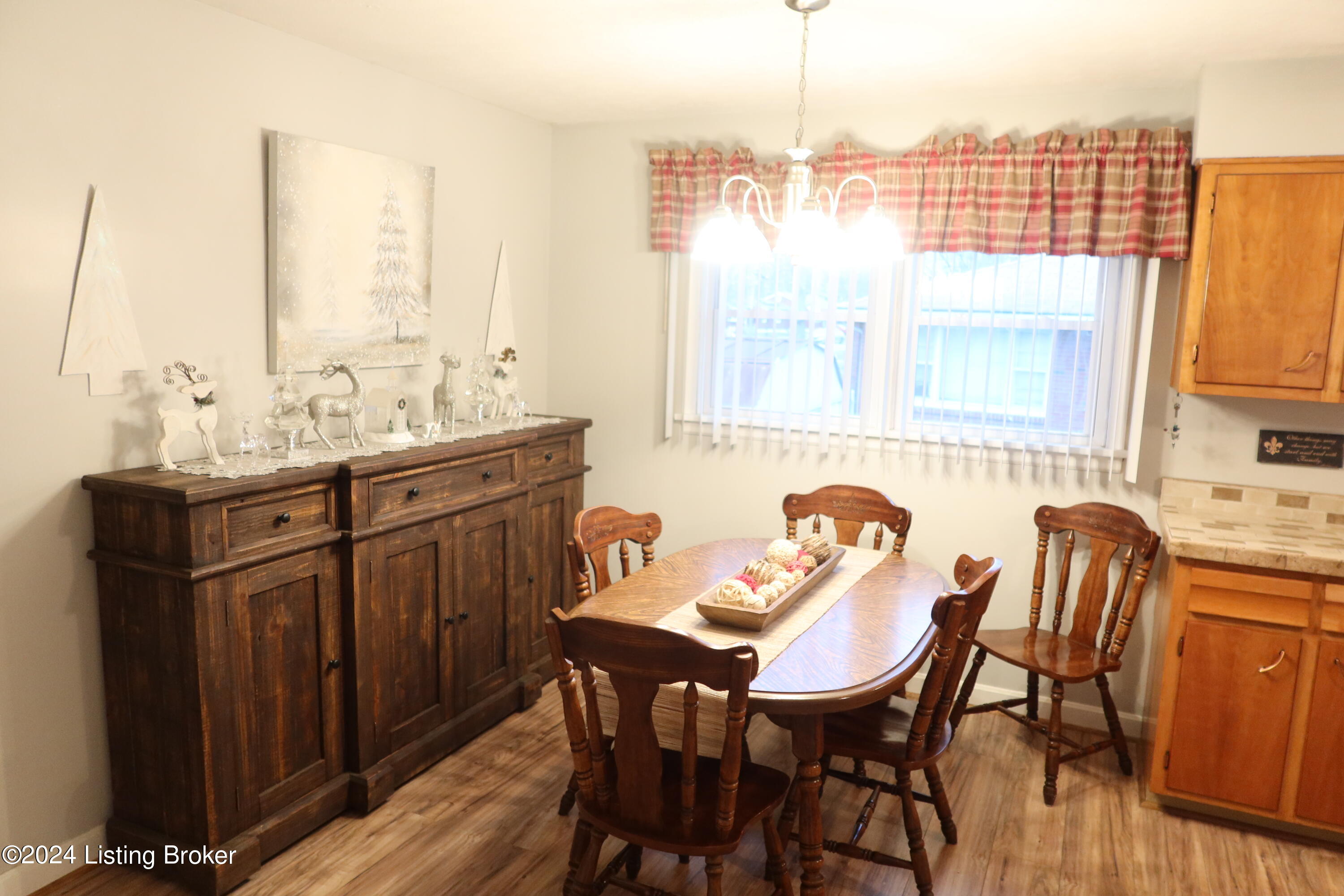 5013 Maryman Road Louisville, KY 40258 - Photo 11 of 33 2024-01-08 06.00.46