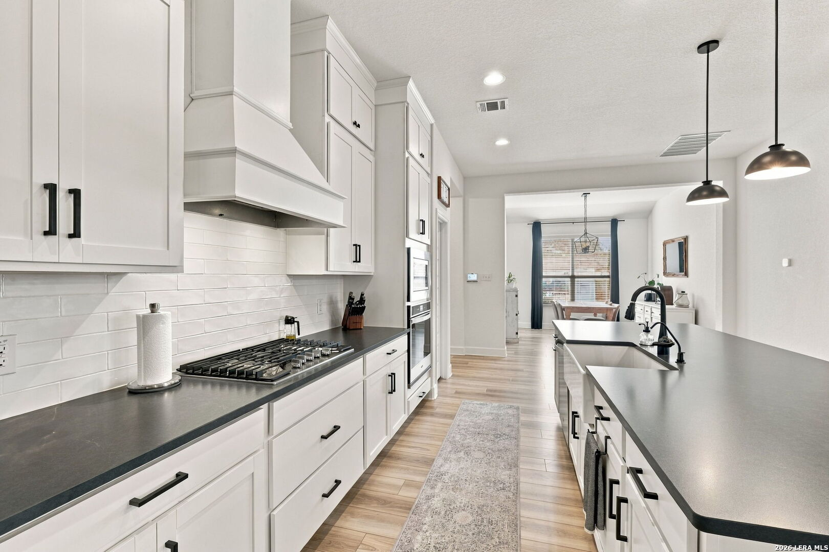 8735 Gate Forest Fair Oaks Ranch, TX 78015 - Photo 10 of 40 Gallery Image 10
