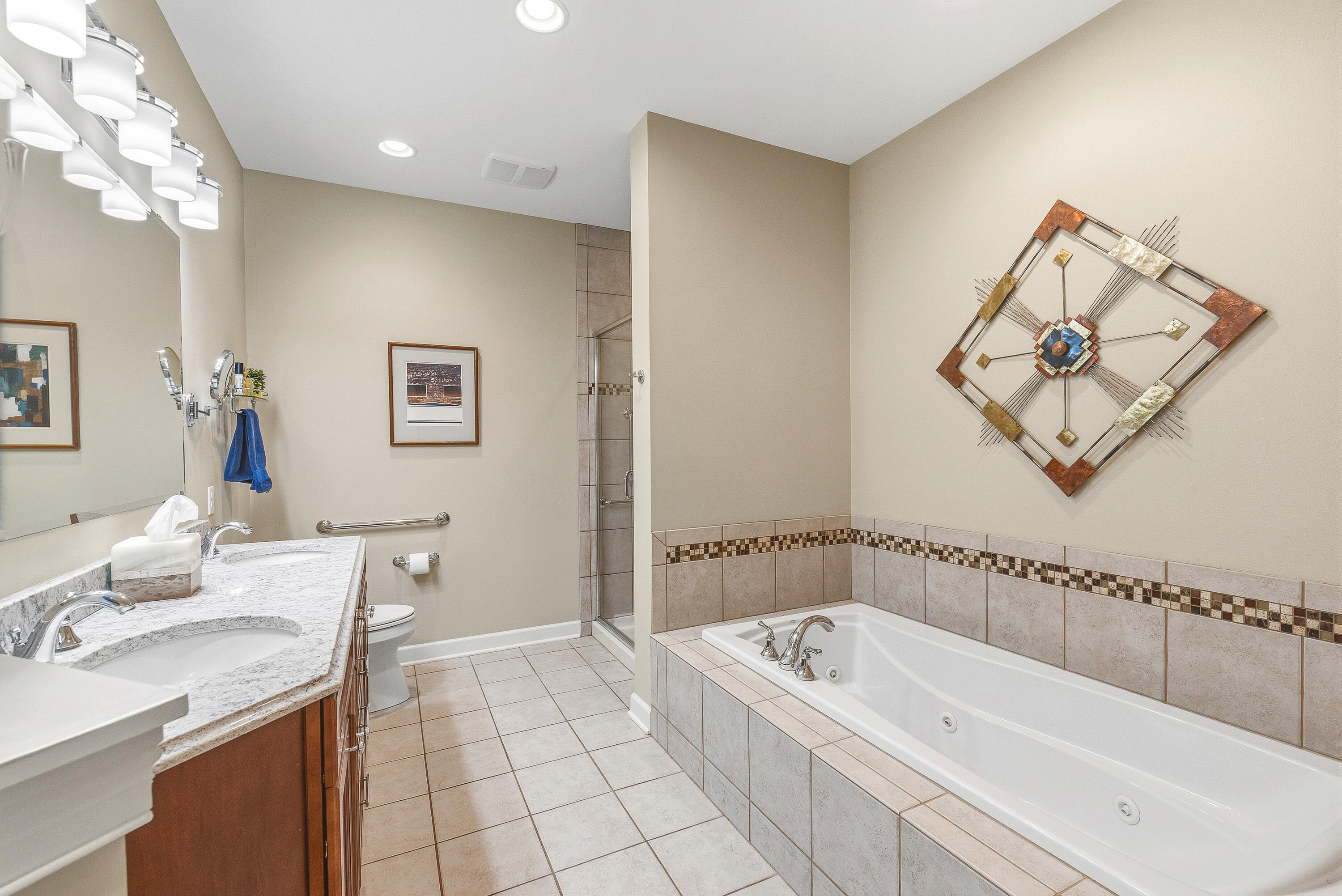 N73-w13623 Claas Road, Unit R4 Menomonee Falls, WI 53051 - Photo 13 of 42 Master Bath