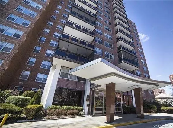 $525,000 | 70-20 108th Street, Unit 9S | Forest Hills