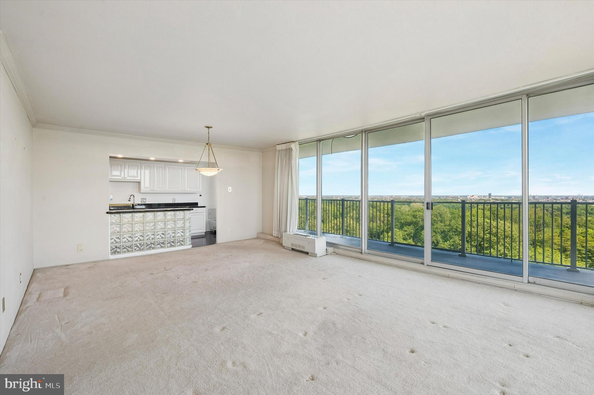 3900 West Ford Road, Unit 16E Philadelphia, PA 19131 - Photo 4 of 14 Livingroom Area
