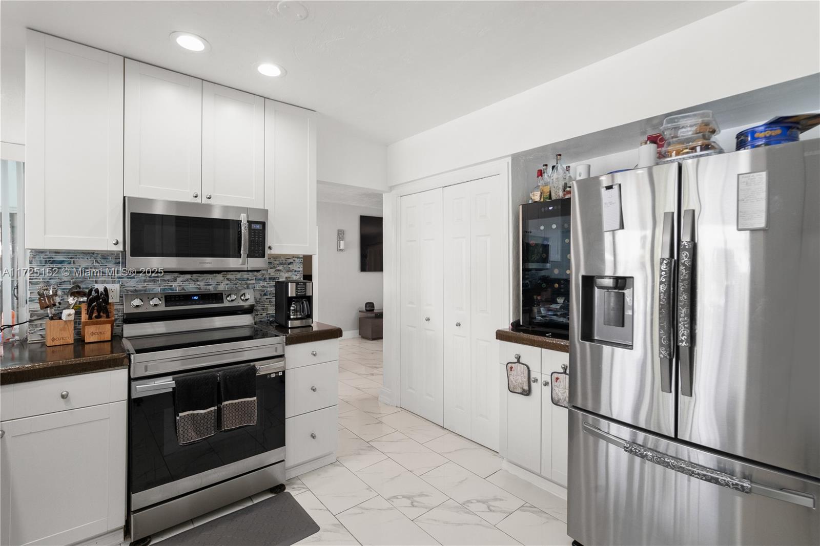 7271 Sunset Strip Sunrise, FL 33313 - Photo 19 of 45