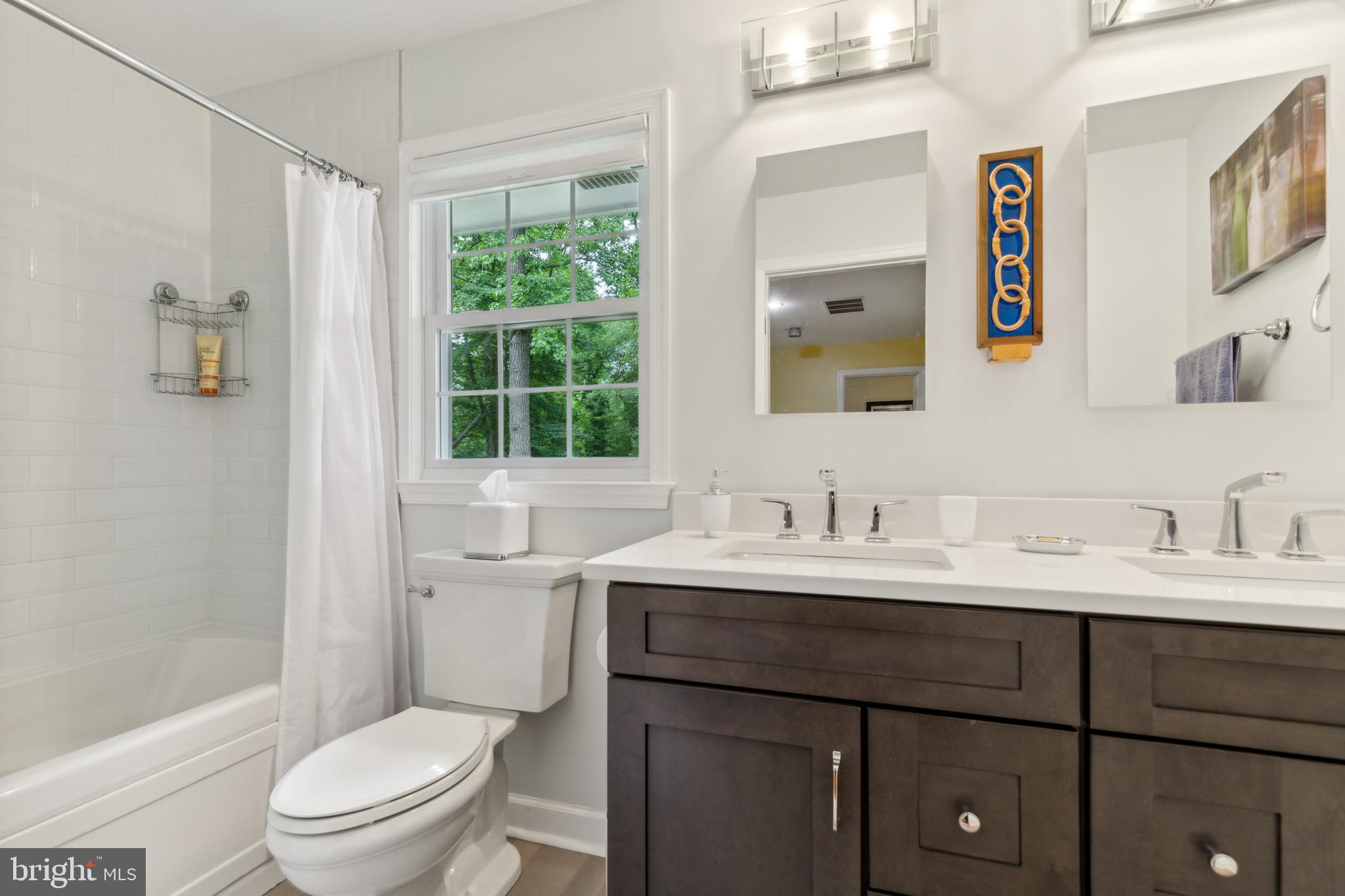 8631 Gateshead Road Alexandria, VA 22309 - Photo 23 of 37 Second full bath on UL