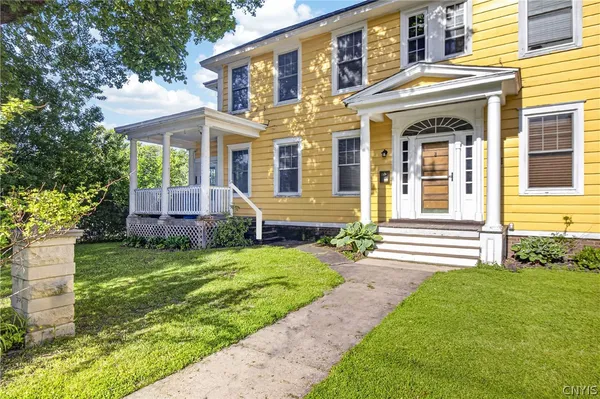 $2,300 | 16 Huntington Place, New Hartford, NY 13413
