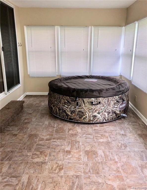 2222 West Reid Road Flint, MI 48507 - Photo 13 of 22