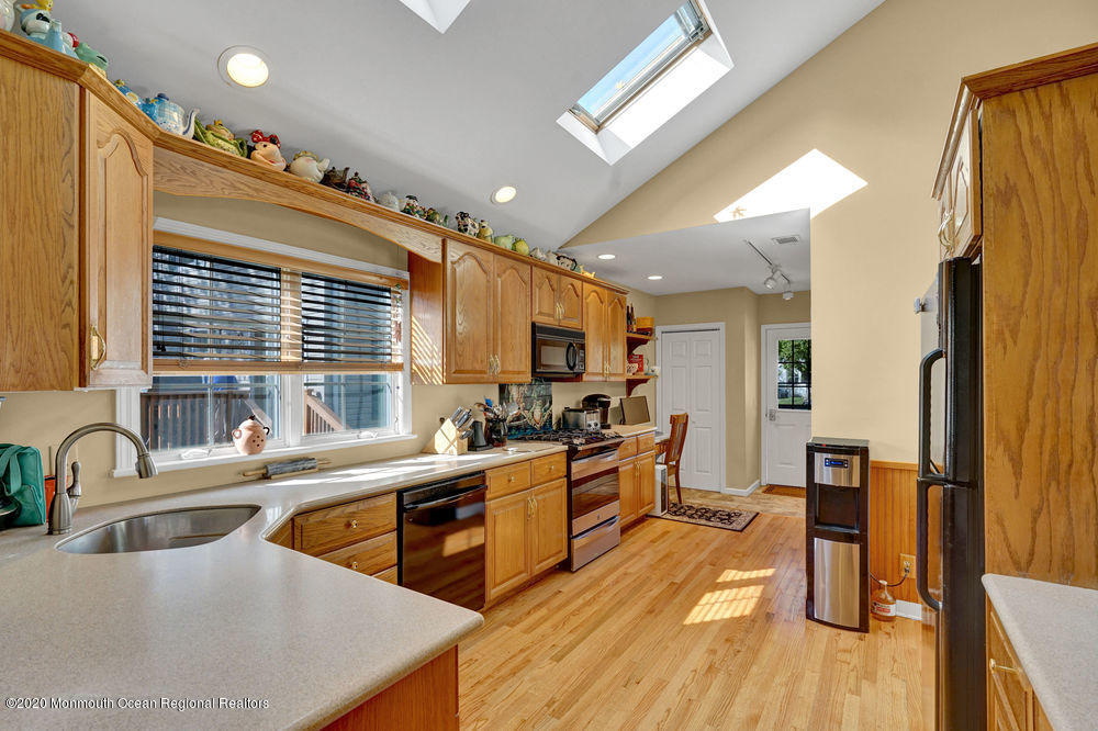41 Ridge Avenue Manasquan, NJ 08736 - Photo 11 of 41 Kitchen