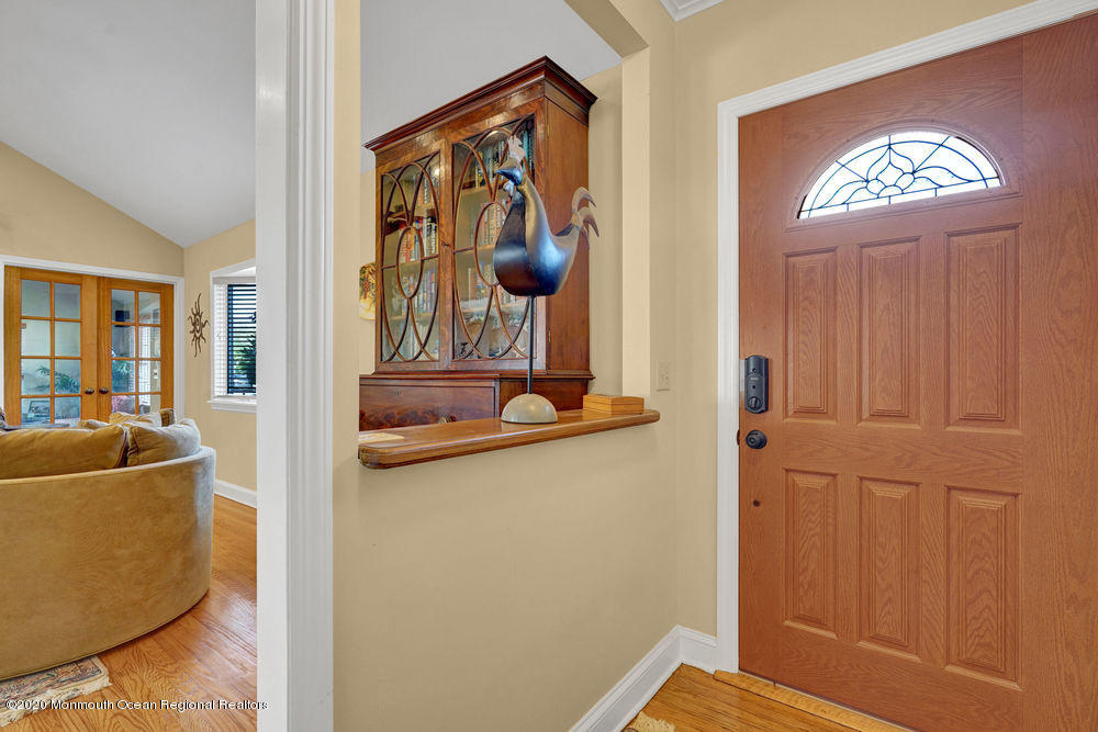 41 Ridge Avenue Manasquan, NJ 08736 - Photo 3 of 41 Foyer