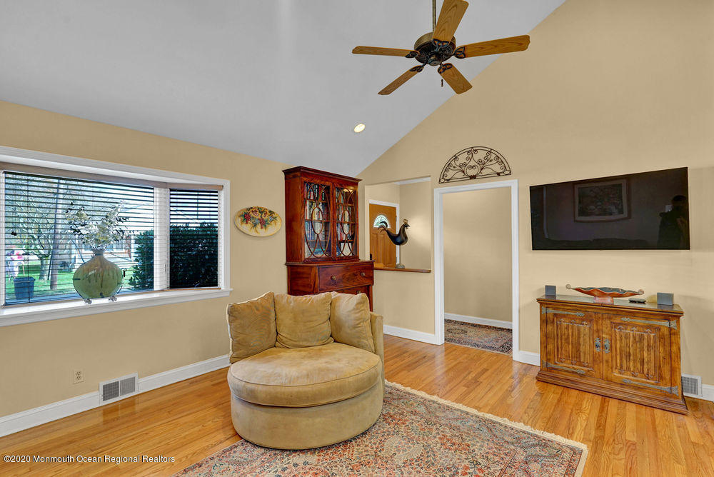 41 Ridge Avenue Manasquan, NJ 08736 - Photo 4 of 41 Living Room
