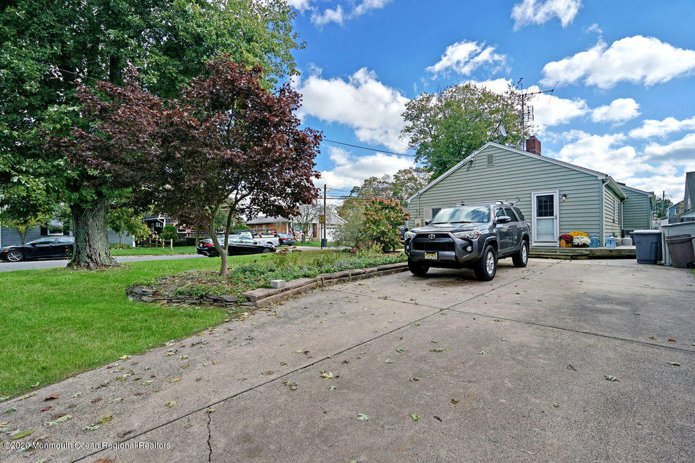 41 Ridge Avenue Manasquan, NJ 08736 - Photo 39 of 41 Driveway