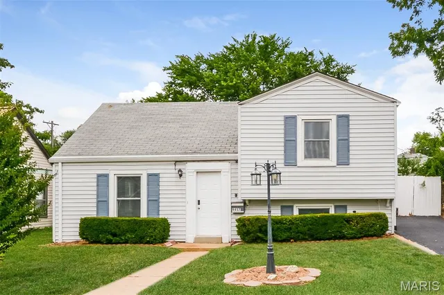 $1,530 | 9457 Harold Drive, St. Louis, MO 63134