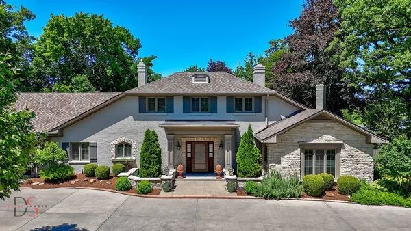 a house view with a outdoor space